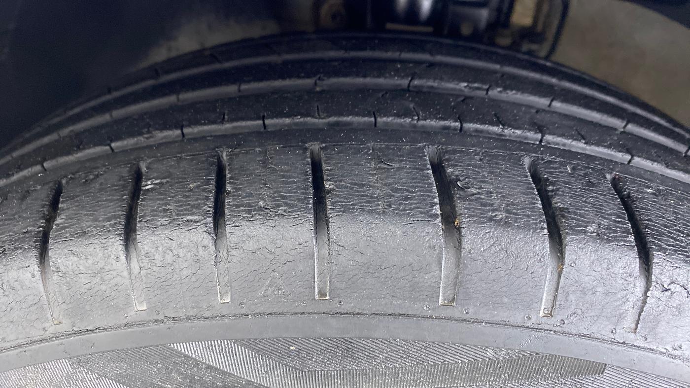 2019 Volkswagen Vento 1.2 TSI HIGHLINE PLUS AT, Petrol, Automatic, 48,179 km, Left Front Tyre Tread