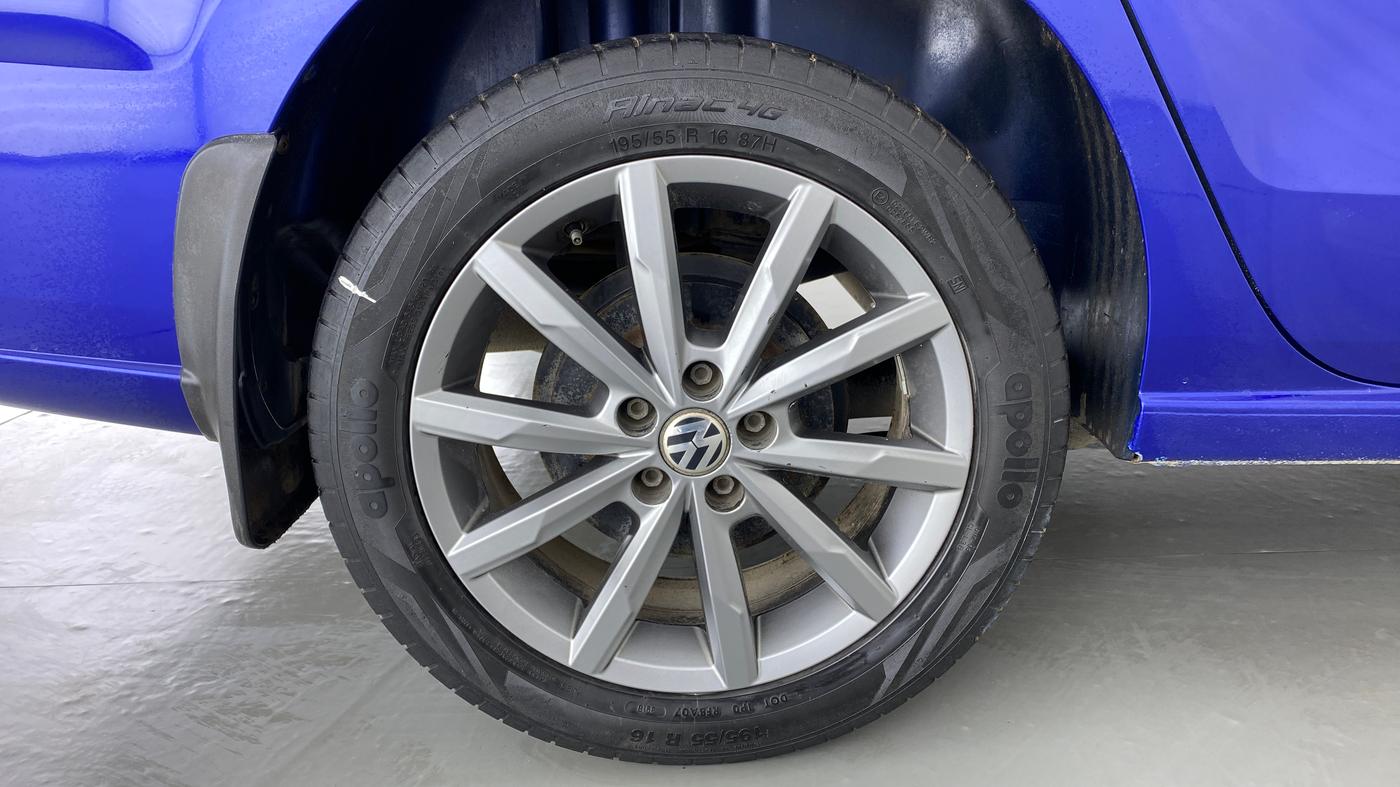 2019 Volkswagen Vento 1.2 TSI HIGHLINE PLUS AT, Petrol, Automatic, 48,179 km, Right Rear Wheel