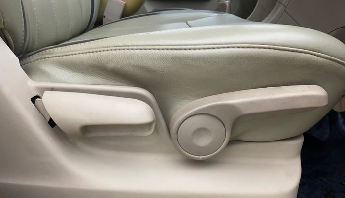 2016 Maruti Ertiga ZDI + SHVS, Diesel, Manual, 71,927 km, Driver Side Adjustment Panel