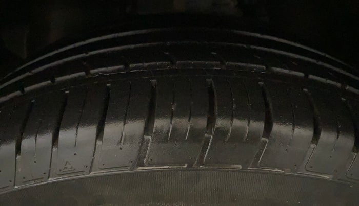 2022 Tata Safari XT, Diesel, Manual, 66,443 km, Left Front Tyre Tread