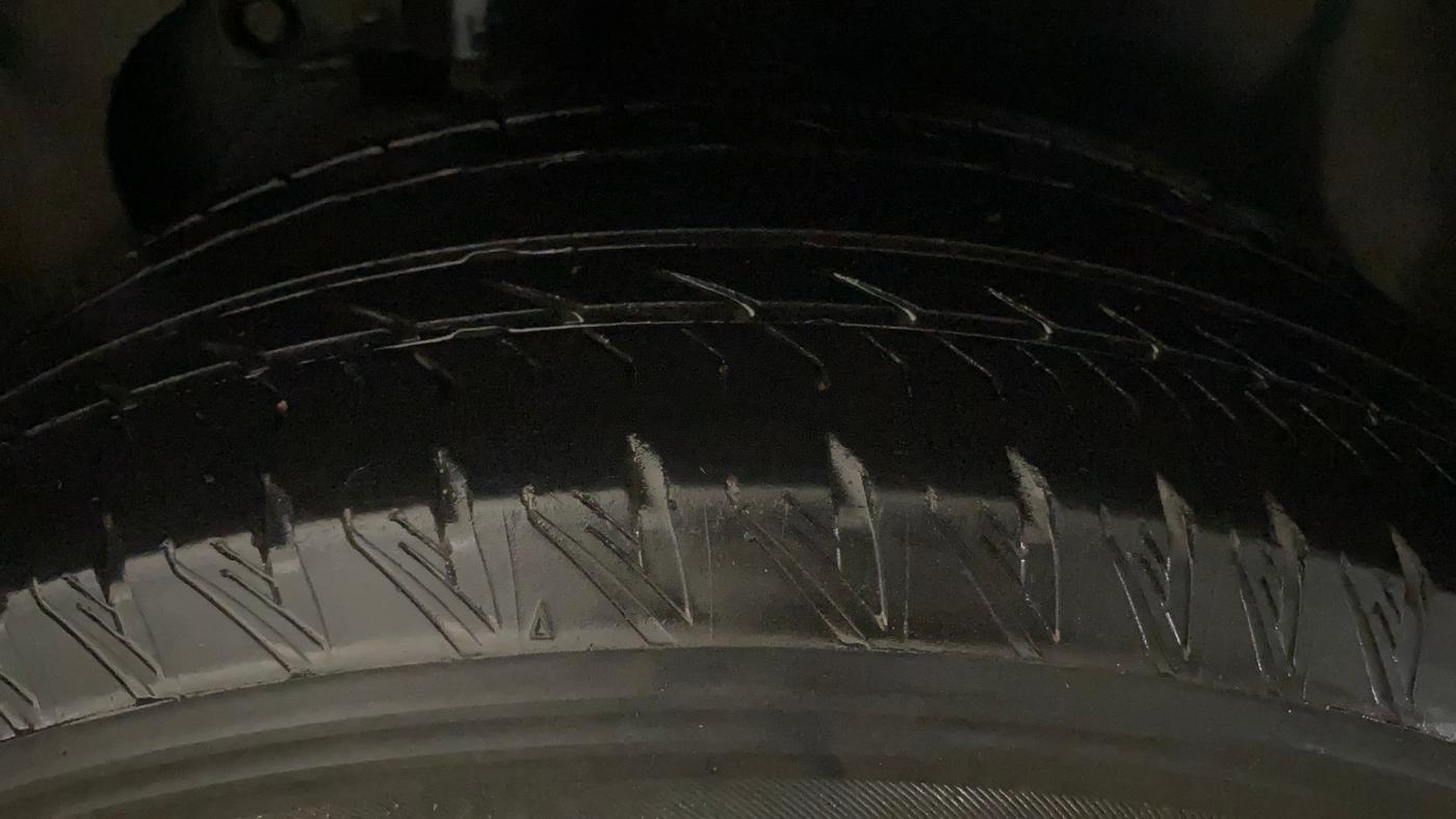 2022 Tata Safari XT, Diesel, Manual, 65,300 km, Left Rear Tyre Tread