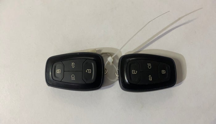 2022 Tata Safari XT, Diesel, Manual, 66,443 km, Key Close Up