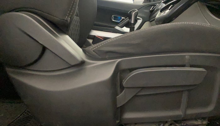 2022 Tata Safari XT, Diesel, Manual, 66,443 km, Driver Side Adjustment Panel