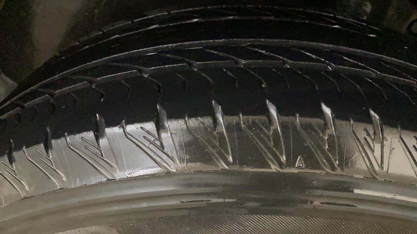 2022 Tata Safari XT, Diesel, Manual, 65,300 km, Right Rear Tyre Tread
