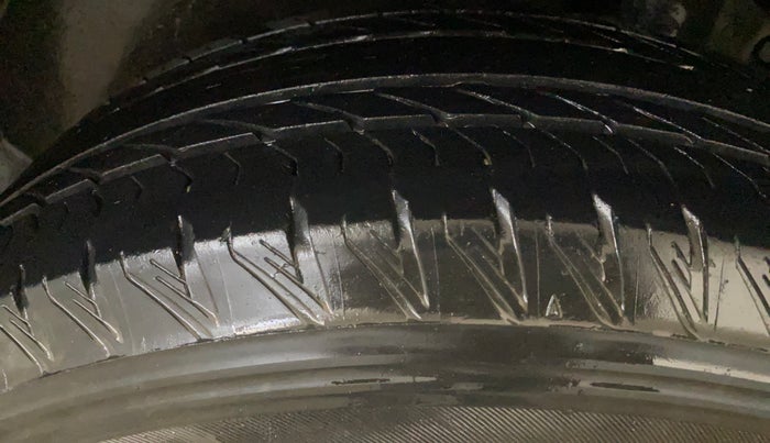 2022 Tata Safari XT, Diesel, Manual, 66,443 km, Right Rear Tyre Tread