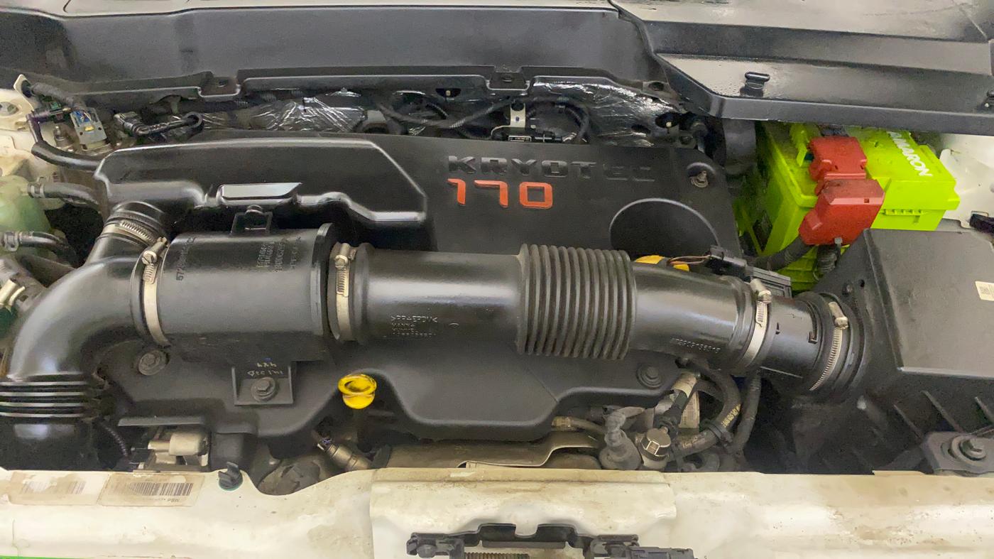 2022 Tata Safari XT, Diesel, Manual, 65,300 km, Engine View