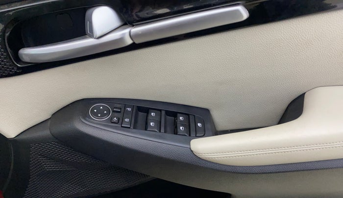 2020 KIA SELTOS HTX 1.5 PETROL, Petrol, Manual, 39,303 km, Driver Side Door Panels Control