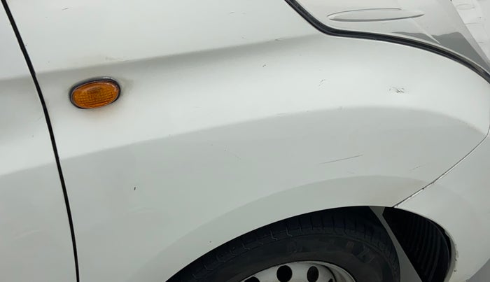 2017 Hyundai Eon ERA +, Petrol, Manual, 25,827 km, Right fender - Slightly dented