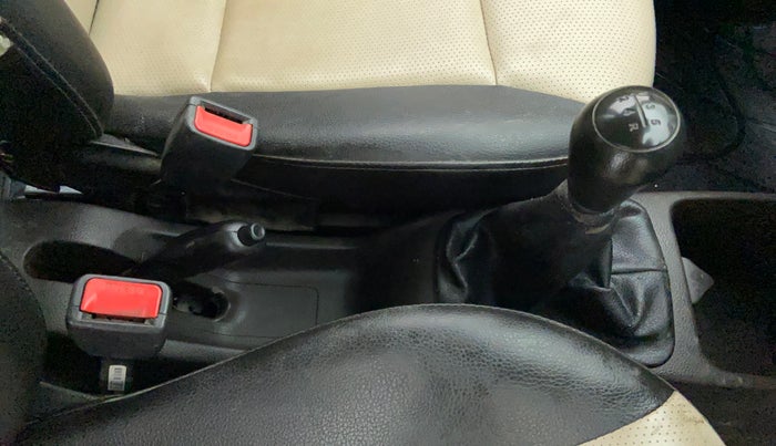 2017 Hyundai Eon ERA +, Petrol, Manual, 25,827 km, Gear Lever