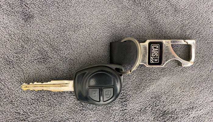 2014 Maruti Swift Dzire VXI, Petrol, Manual, 1,00,878 km, Key Close Up