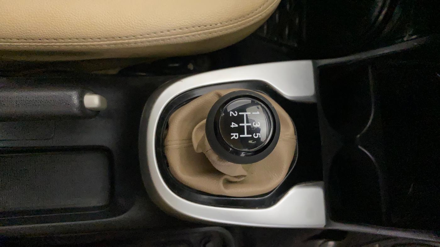 2019 Honda WR-V 1.2L I-VTEC S MT, CNG, Manual, 64,444 km, Gear Lever