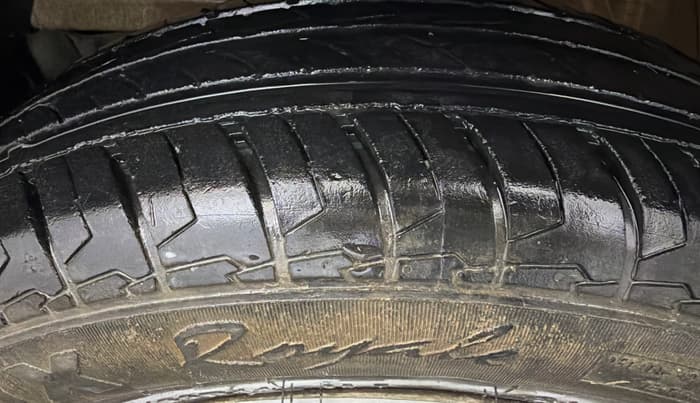 2023 Maruti Swift LXI, Petrol, Manual, 27,705 km, Left Front Tyre Tread