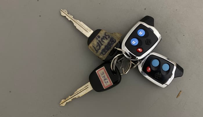 2019 Maruti Swift LXI, Petrol, Manual, 61,483 km, Key Close Up