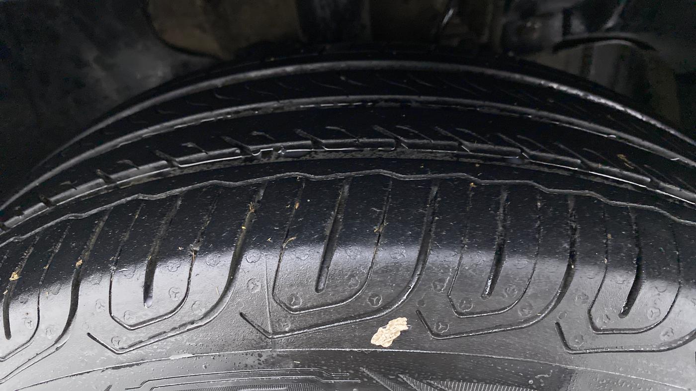 2018 Tata Tiago XZ 1.2 REVOTRON, Petrol, Manual, 98,464 km, Right Front Tyre Tread
