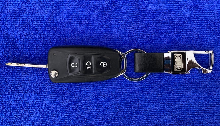 2018 Tata Tiago XZ 1.2 REVOTRON, Petrol, Manual, 98,464 km, Key Close Up