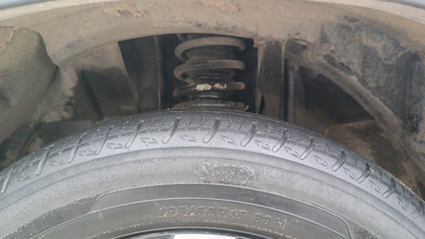2022 Renault Kiger RXT TURBO CVT, Petrol, Automatic, 57,542 km, Left Front Tyre Tread