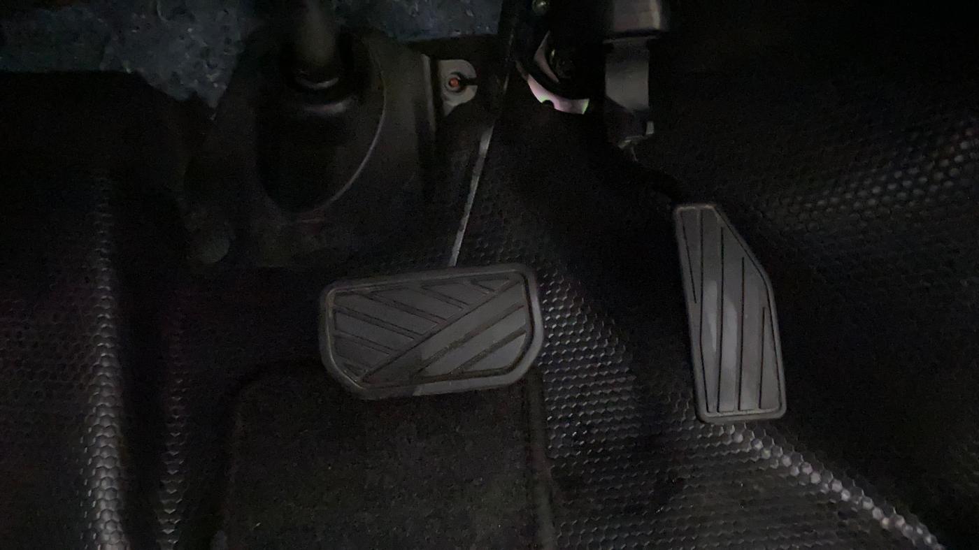 2022 Maruti IGNIS ALPHA 1.2 AMT, Petrol, Automatic, 22,378 km, Pedals