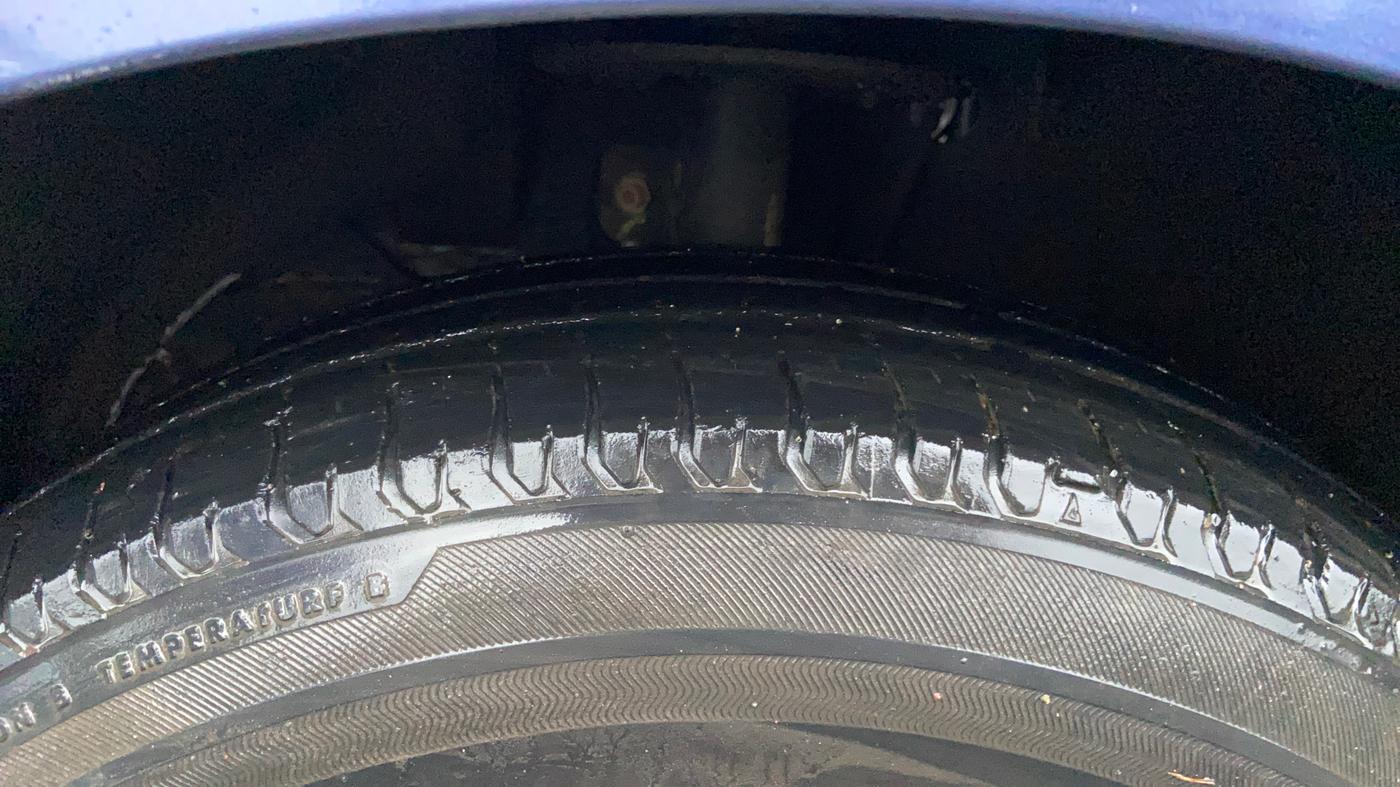 2017 Maruti Dzire VXI AMT, Petrol, Automatic, 53,392 km, Left Front Tyre Tread