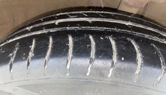 2016 Hyundai Elite i20 MAGNA 1.2, Petrol, Manual, 86,653 km, Right Front Tyre Tread