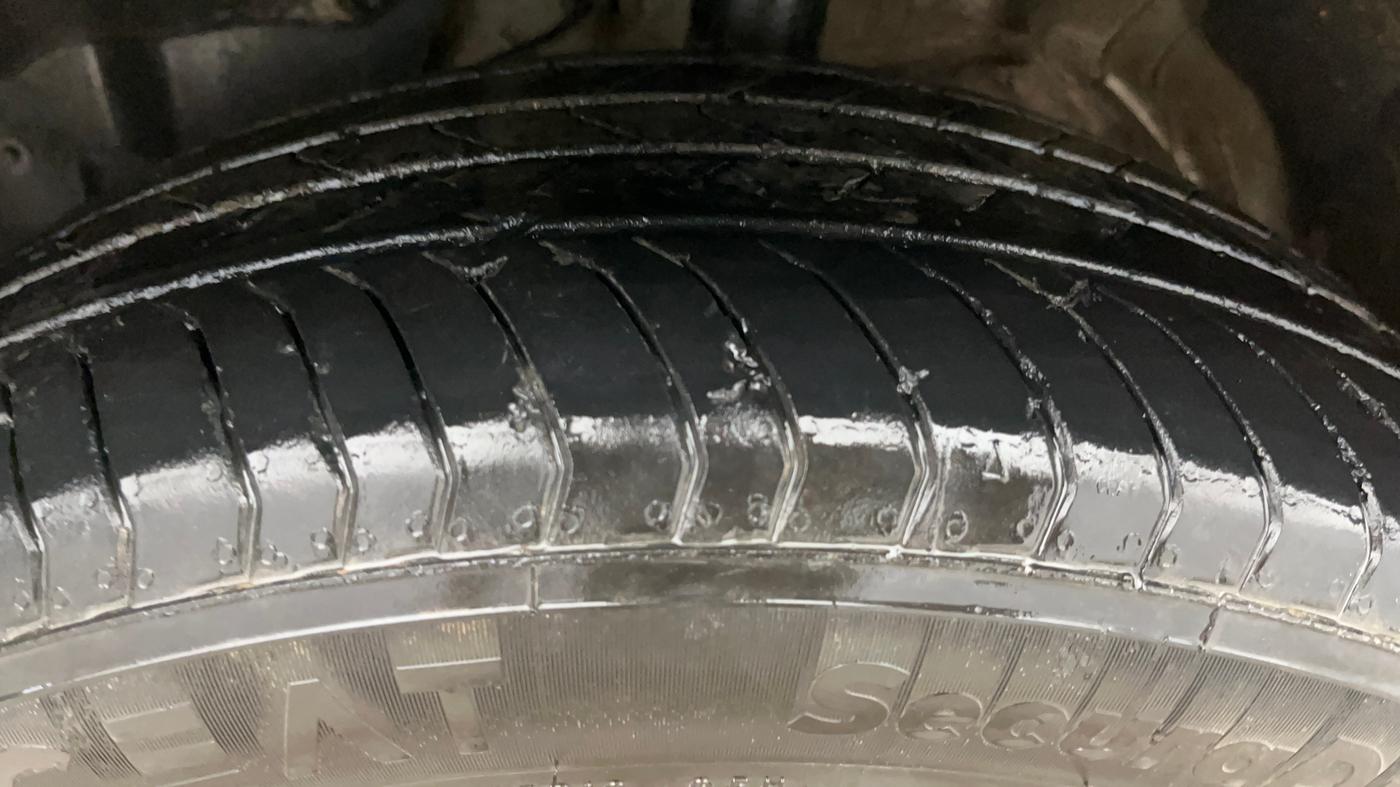 2021 MG HECTOR PLUS SHARP 2.0 DIESEL TURBO MT 6-STR, Diesel, Manual, 73,319 km, Left Front Tyre Tread
