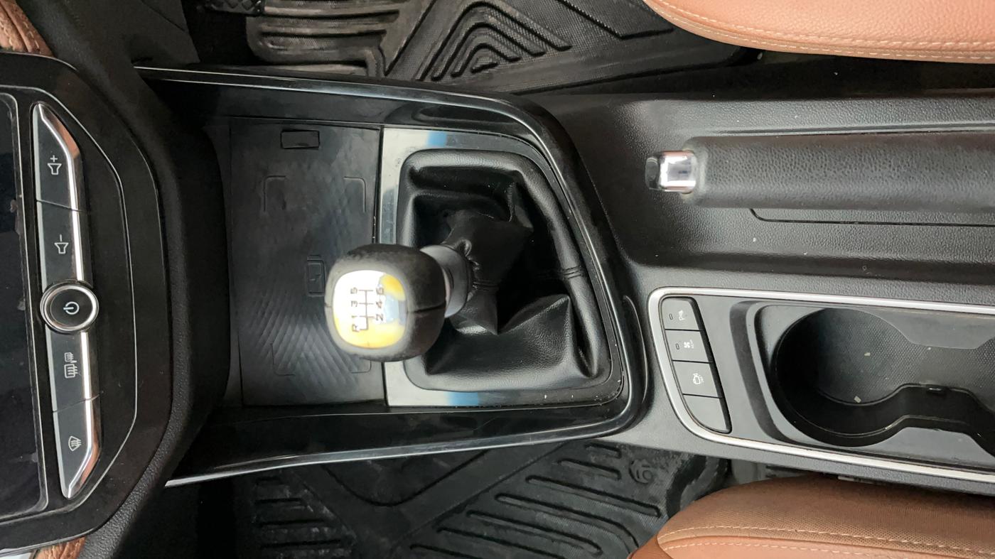 2021 MG HECTOR PLUS SHARP 2.0 DIESEL TURBO MT 6-STR, Diesel, Manual, 73,319 km, Gear Lever