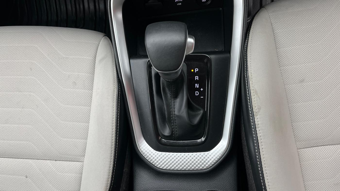 2022 KIA SONET HTX ANNIVERSARY EDITION 1.0 DCT, Petrol, Automatic, 34,296 km, Gear Lever