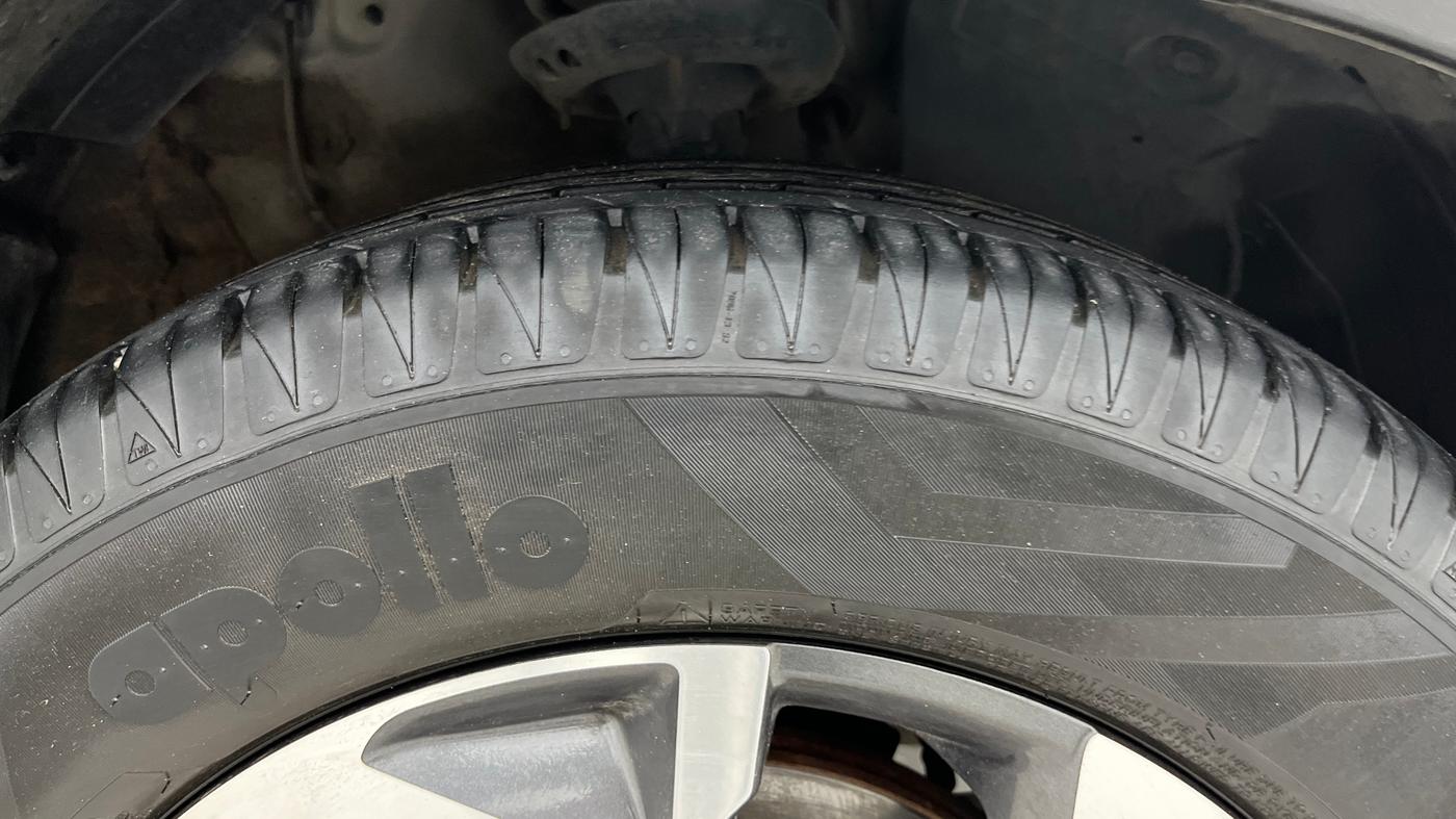 2022 KIA SONET HTX ANNIVERSARY EDITION 1.0 DCT, Petrol, Automatic, 34,296 km, Right Front Tyre Tread
