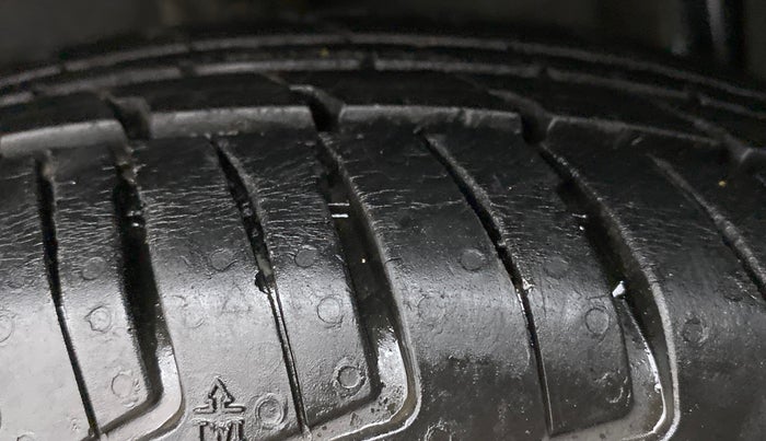 2019 Datsun Redi Go S 1.0, CNG, Manual, 28,759 km, Right Rear Tyre Tread