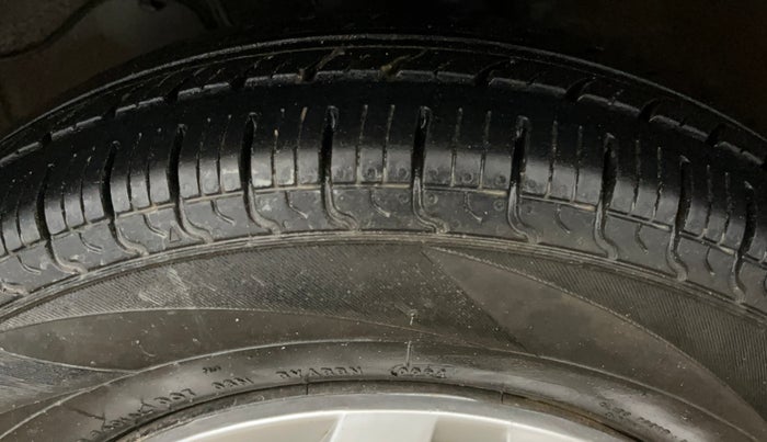 2021 Maruti Alto LXI CNG, CNG, Manual, 67,396 km, Left Front Tyre Tread