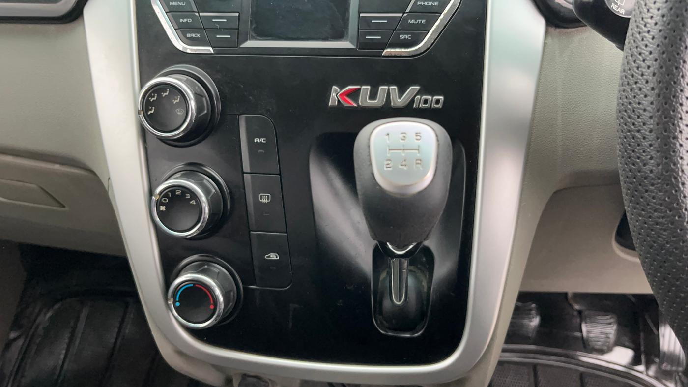 2015 Mahindra Kuv100 K8 5 STR, Petrol, Manual, 37,253 km, Gear Lever