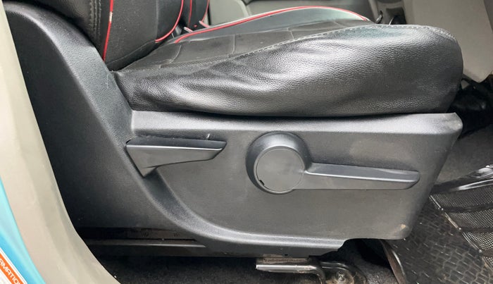 2015 Mahindra Kuv100 K8 5 STR, Petrol, Manual, 37,128 km, Driver Side Adjustment Panel