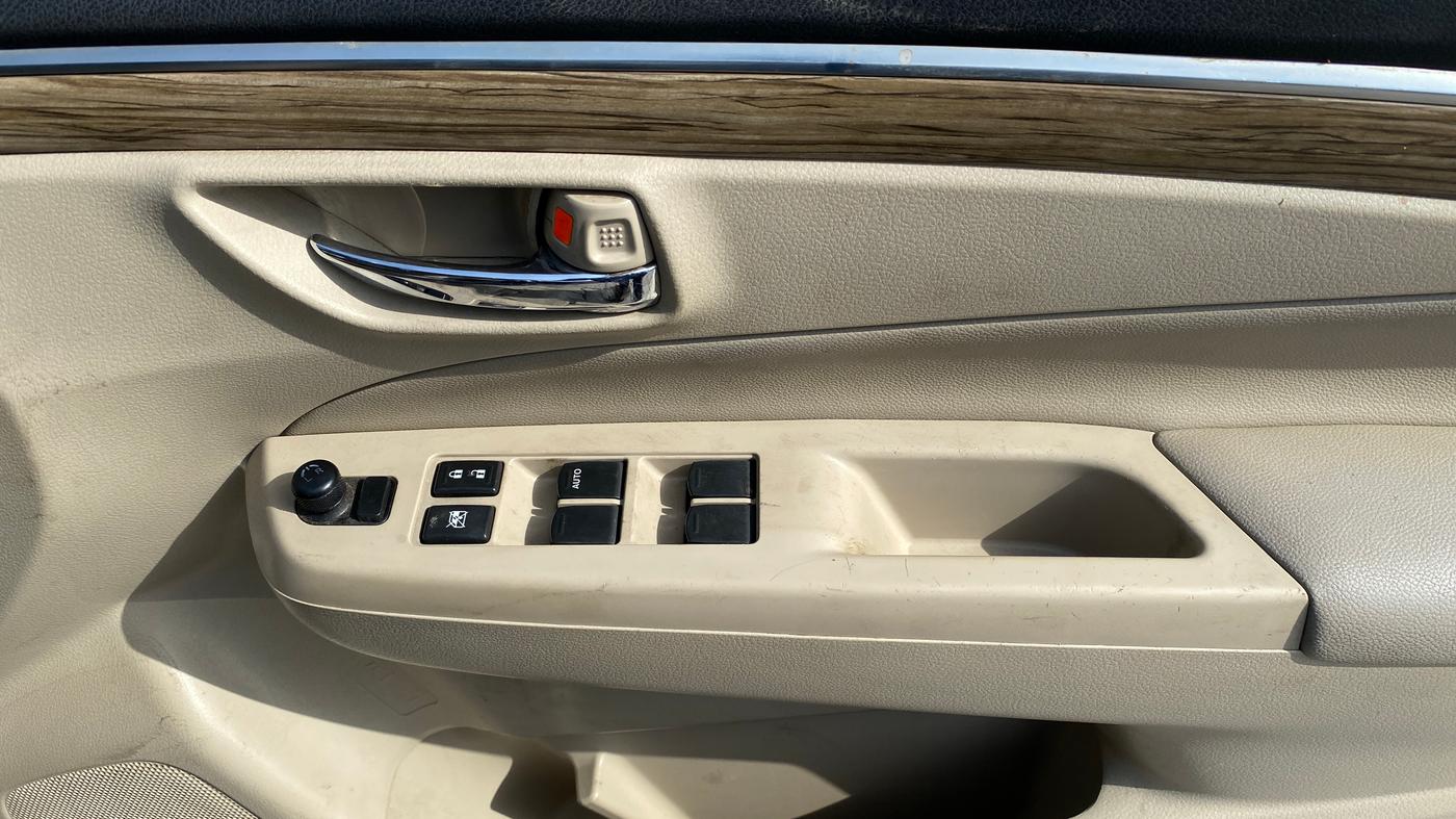 2018 Maruti Ciaz ALPHA 1.5 SHVS PETROL, Petrol, Manual, 46,336 km, Driver Side Door Panels Control