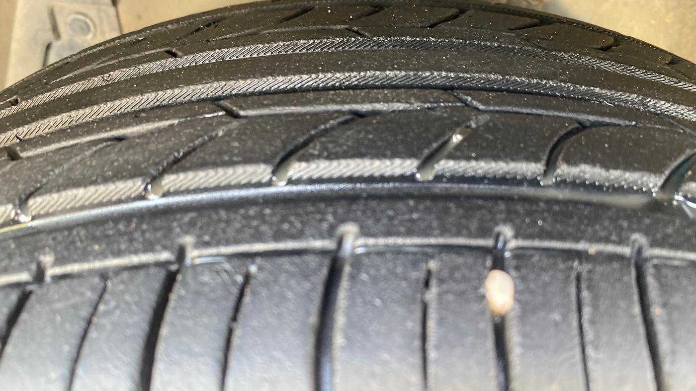 2018 Maruti Ciaz ALPHA 1.5 SHVS PETROL, Petrol, Manual, 46,336 km, Left Front Tyre Tread