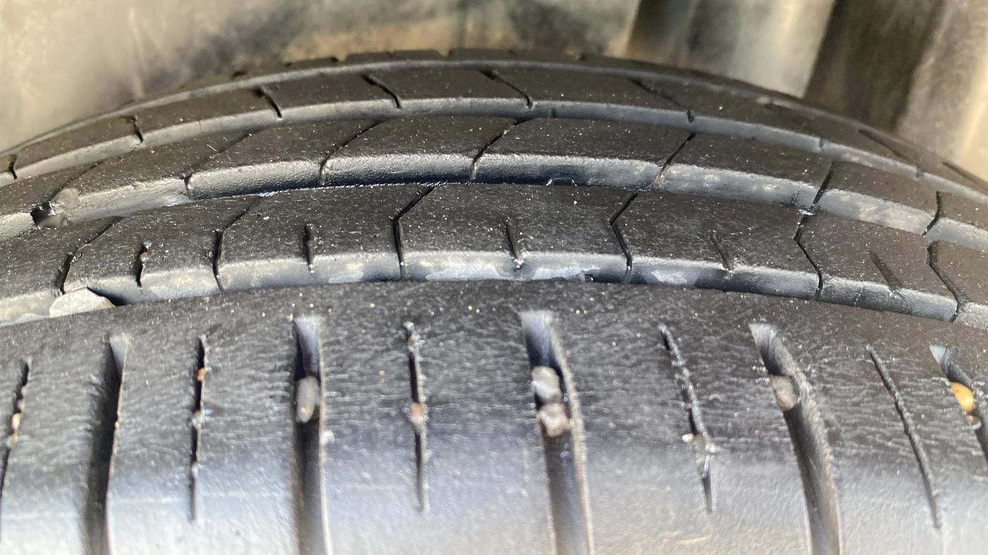 2018 Maruti Ciaz ALPHA 1.5 SHVS PETROL, Petrol, Manual, 46,336 km, Left Rear Tyre Tread