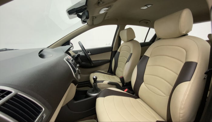 2014 Hyundai i20 SPORTZ 1.2, Petrol, Manual, 97,072 km, Right Side Front Door Cabin