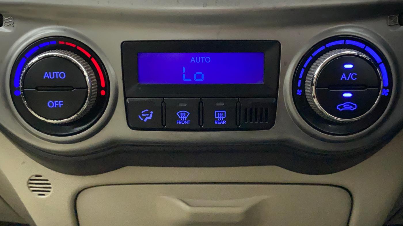 2014 Hyundai i20 SPORTZ 1.2, Petrol, Manual, 97,072 km, Automatic Climate Control