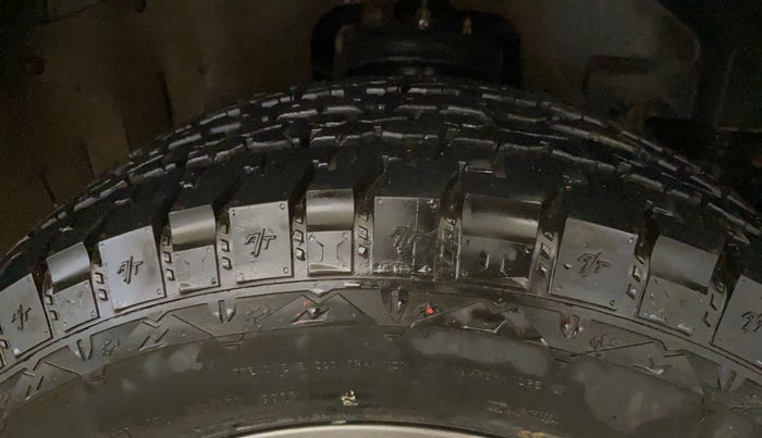 2021 Mahindra Thar LX  P 4WD AT CONVERTIBLE, Petrol, Automatic, 59,823 km, Right Front Tyre Tread