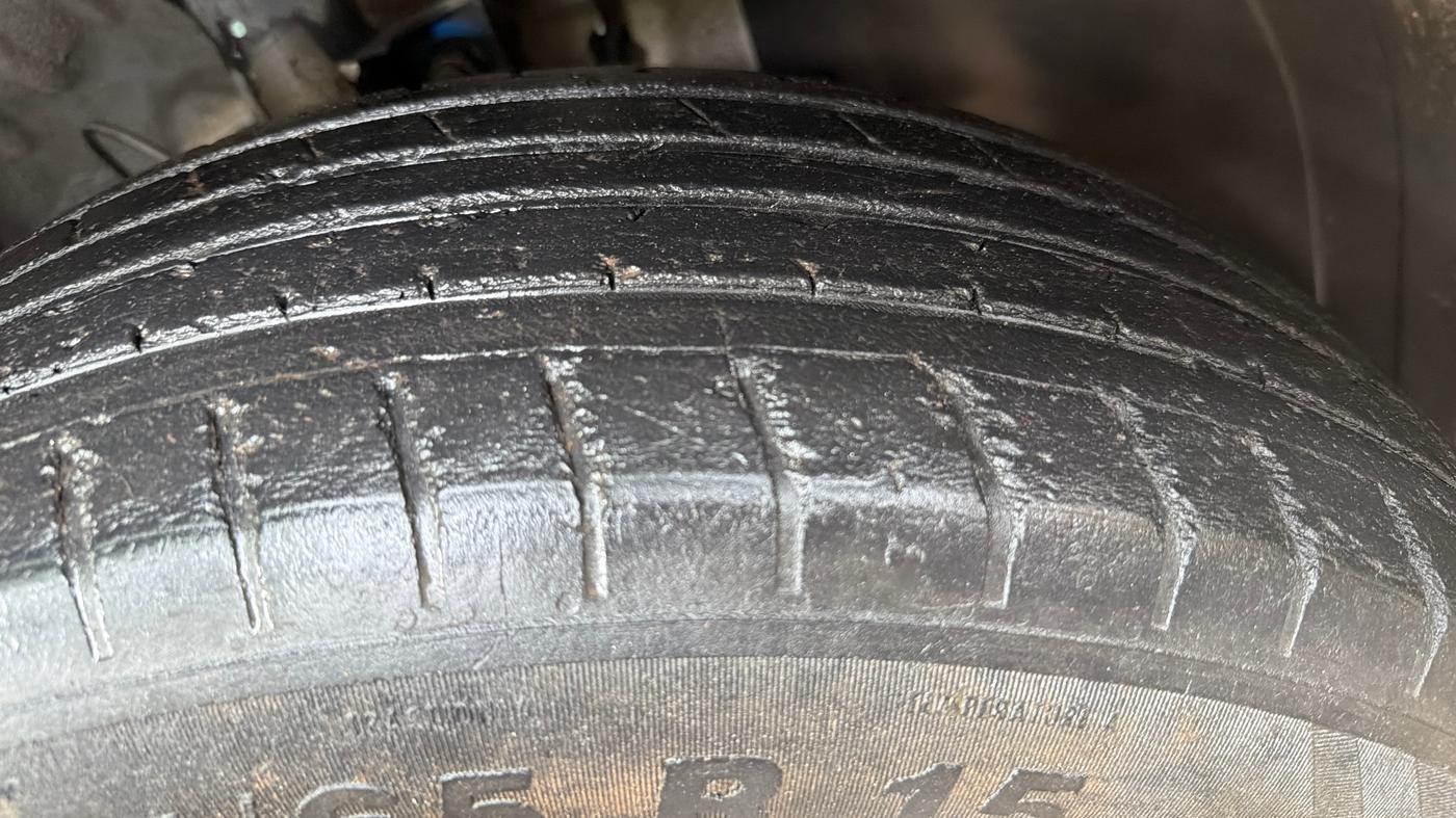 2021 Hyundai VENUE S 1.2, Petrol, Manual, 52,591 km, Right Front Tyre Tread