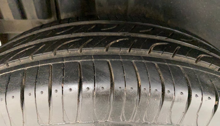 2012 Maruti Swift VDI, Diesel, Manual, 68,556 km, Right Rear Tyre Tread