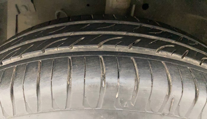 2012 Maruti Swift VDI, Diesel, Manual, 68,556 km, Left Front Tyre Tread