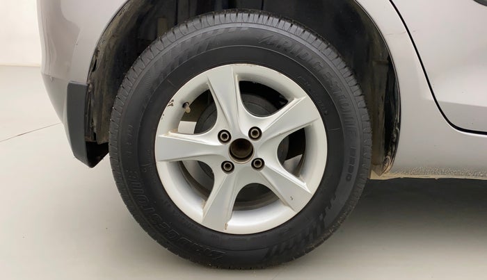 2012 Maruti Swift VDI, Diesel, Manual, 68,556 km, Right Rear Wheel
