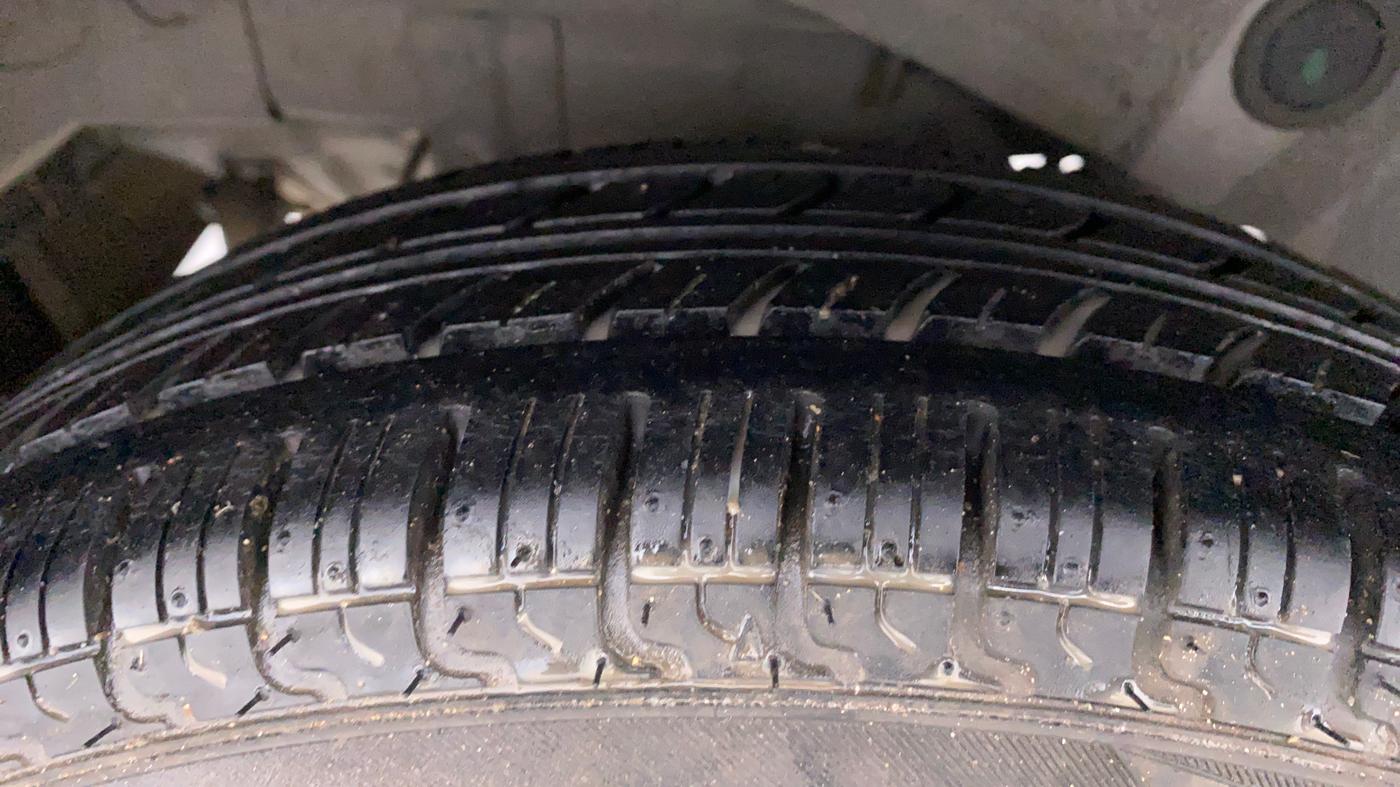 2012 Hyundai Santro Xing GL PLUS, Petrol, Manual, 37,408 km, Right Rear Tyre Tread
