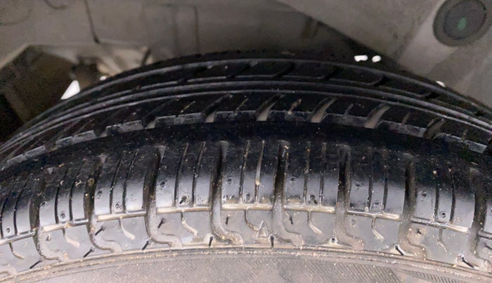 2012 Hyundai Santro Xing GL PLUS, Petrol, Manual, 37,408 km, Right Rear Tyre Tread