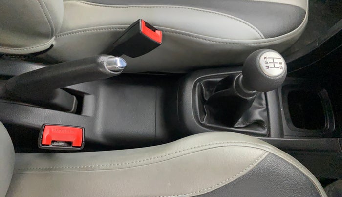 2013 Maruti Swift VXI, Petrol, Manual, 60,807 km, Gear Lever