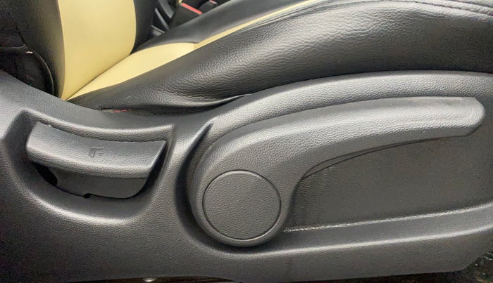 2018 Hyundai i20 Active 1.2 SX, Petrol, Manual, 17,987 km, Driver Side Adjustment Panel