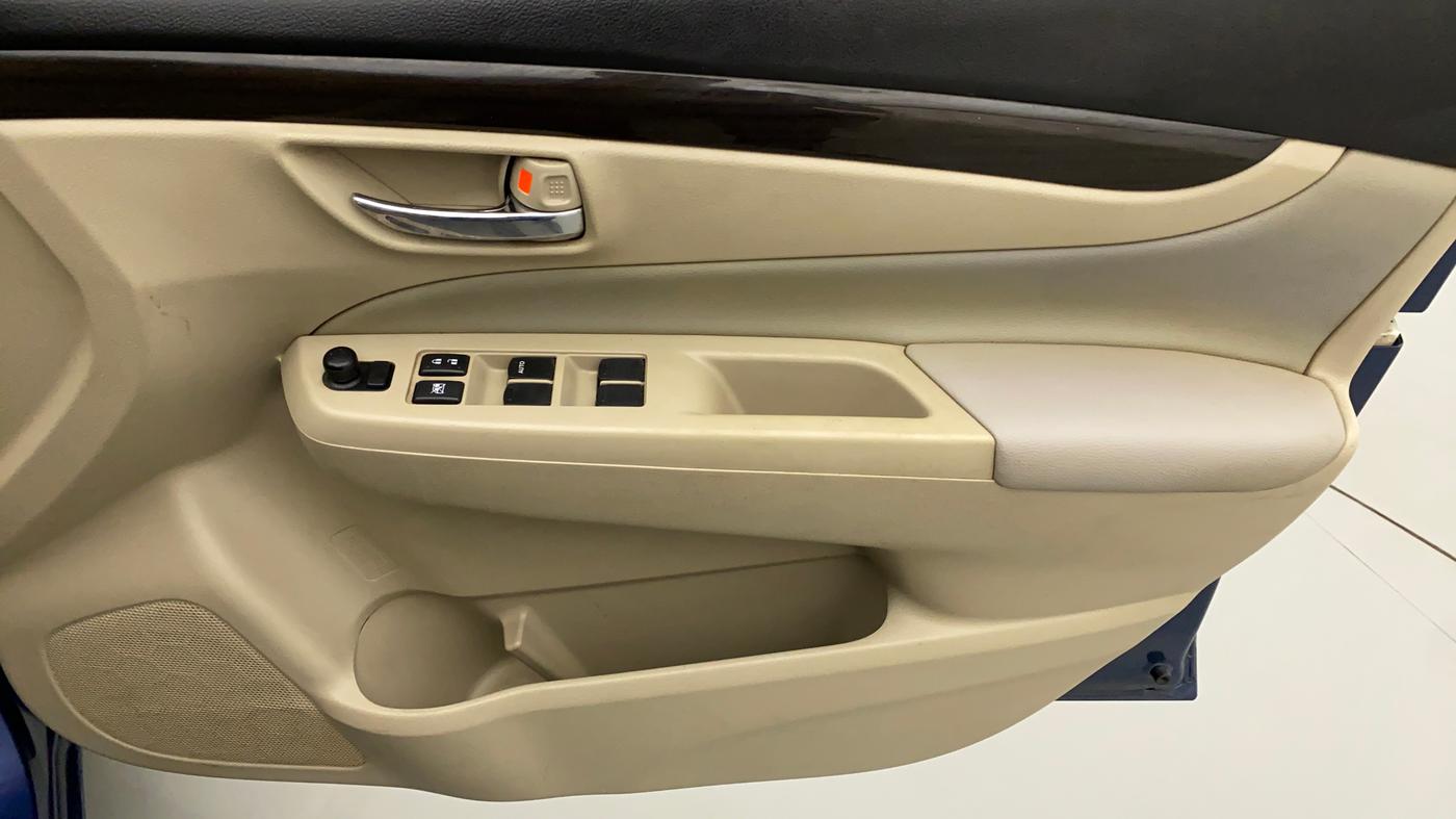 2018 Maruti Ciaz ZETA 1.4  MT PETROL, Petrol, Manual, 70,840 km, Driver Side Door Panels Control