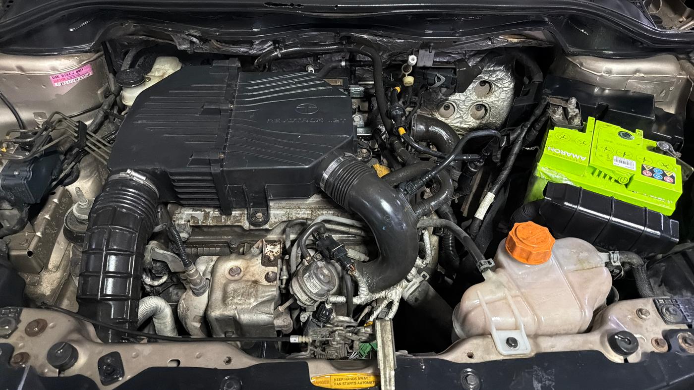 2014 Tata Zest XT PETROL, Petrol, Manual, 74,150 km, Engine View