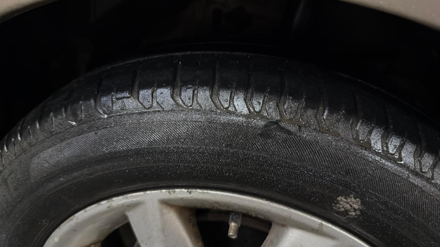 2014 Tata Zest XT PETROL, Petrol, Manual, 74,150 km, Right Front Tyre Tread