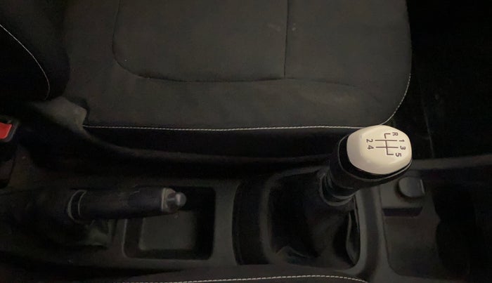 2017 Renault Kwid RXT 0.8, Petrol, Manual, 33,267 km, Gear Lever