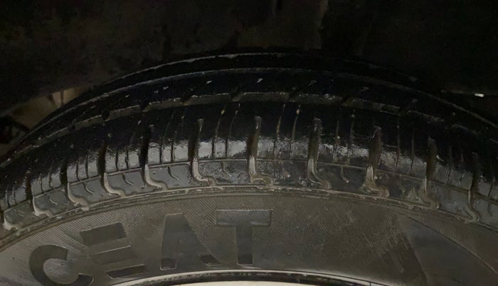 2017 Renault Kwid RXT 0.8, Petrol, Manual, 33,267 km, Left Rear Tyre Tread